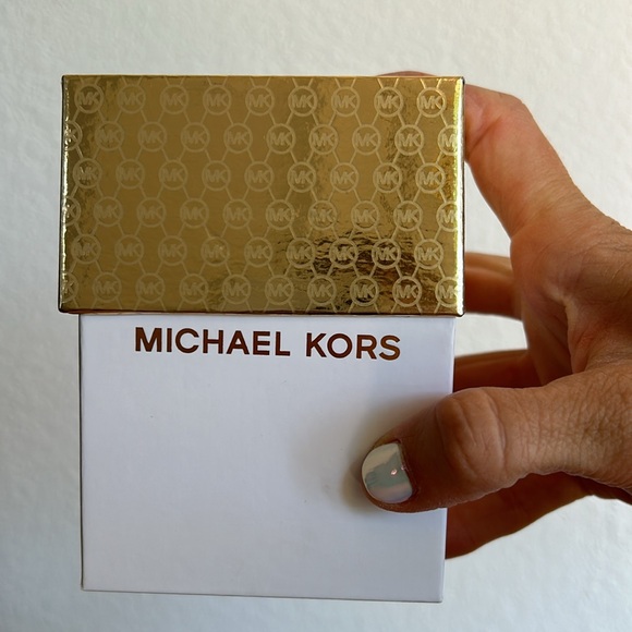 NWT Michael Kors silver necklace - Picture 6 of 6